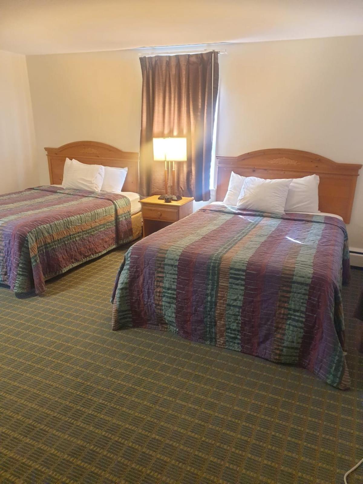 Town & Country Inn 锡康克 外观 照片