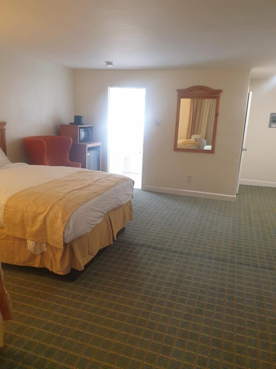 Town & Country Inn 锡康克 外观 照片