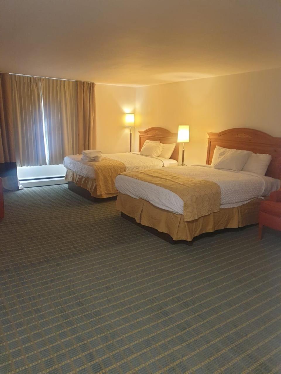 Town & Country Inn 锡康克 外观 照片